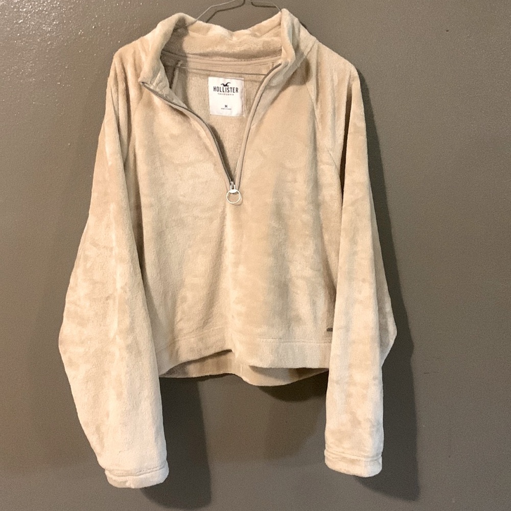 NWOT Hollister Cropped Zipup